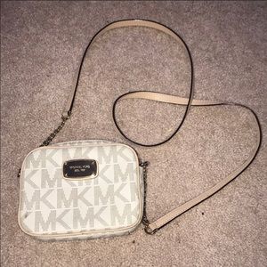 Michael kors crossbody handbag